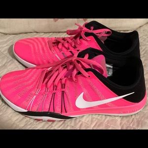 Hot pink nike free size 8.5 used